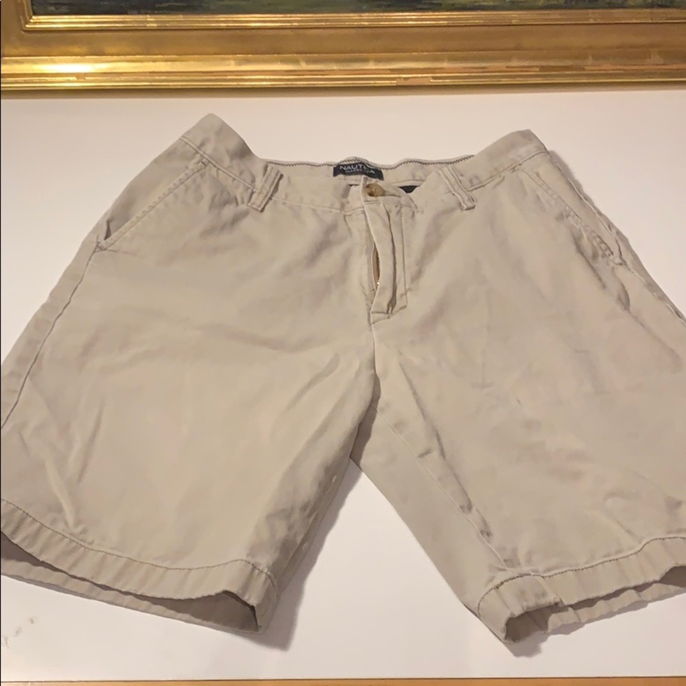 Men’s Classic Fit Khaki shorts